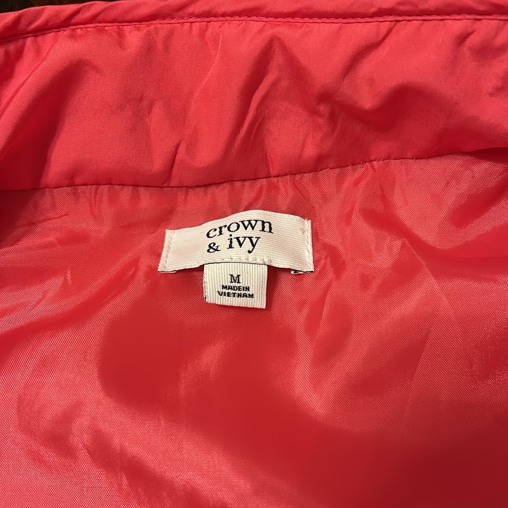 Women’s Crown & Ivy Hot Pink Zip front and zip pockets Gold hardware Medium NWOT - Picture 9 of 10